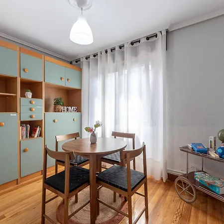 Politte Amplio & Garaje - El Casco Viejo A Tus Pies بلباو